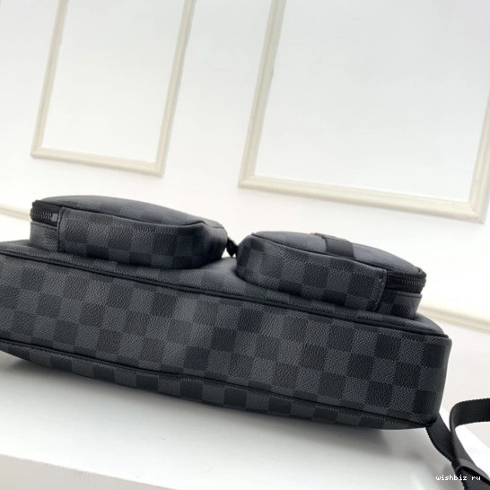 WIS UTILITY BAG VUITTON LOUIS BUSINESS 0728